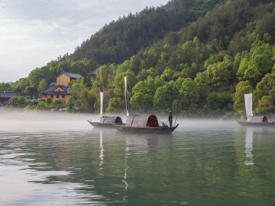 《江山多娇：仙宫帆影》  Fairyland: Sail Boats and Temple on Water （组图4/7）